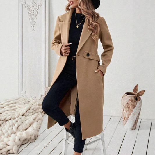 Coat with lapel collar and button placket